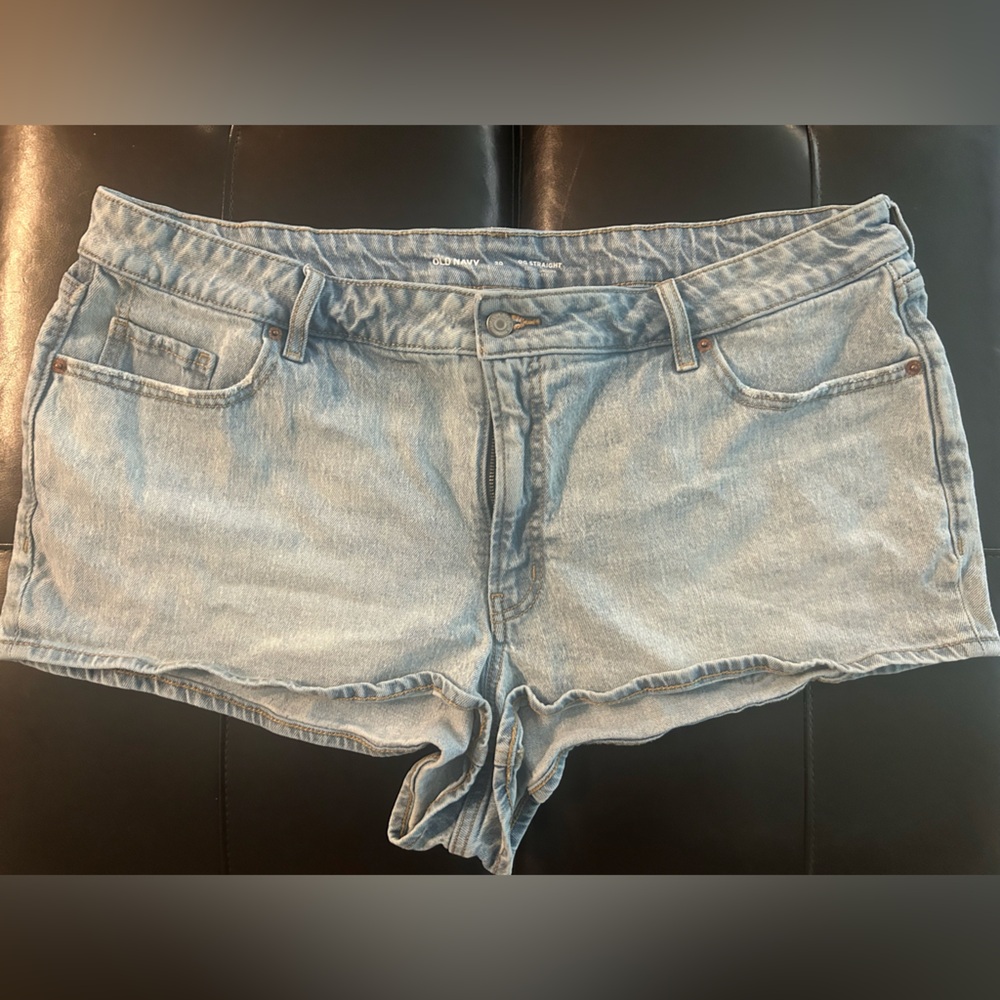 Old Navy Light Blue Denim Shorts (Size 20)